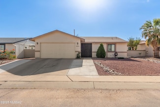 5831 N Moonbrook Rd, Tucson, AZ 85741