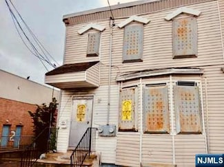 648 S 11th St, Newark, NJ 07103