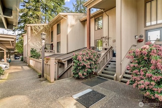 13730 15th Ave NE Unit F-103, Seattle, WA 98125
