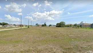 2710 NW 7th Place, Fort Myers, FL 33993