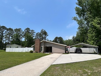 12661 Birchwood Cir, Laurinburg, NC 28352