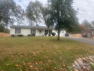 2366 14th Street Ct NE, Hickory, NC 28601