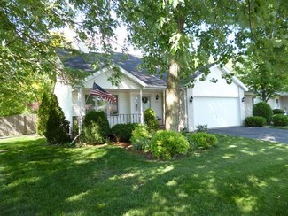 201 Knollwood Dr, Steger, IL 60475