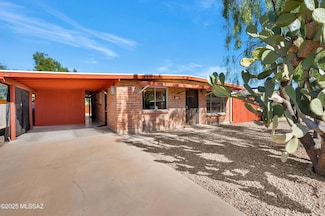 2821 E Presidio Rd, Tucson, AZ 85716