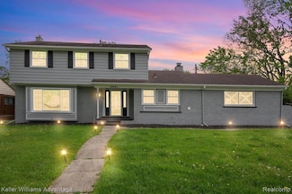 18441 Roseland Blvd, Lathrup Village, MI 48076