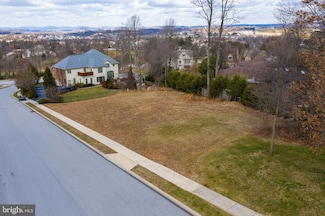 905 Aspen Ln, Red Lion, PA 17356