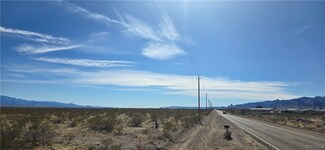 692 S Estrella Rd, Golden Valley, AZ 86413