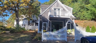 22 Wapping Rd Unit Carriage Hs, Kingston, MA 02364