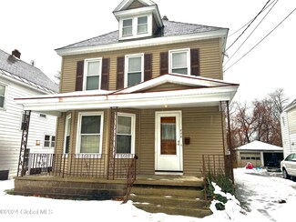 826 Thompson St, Schenectady, NY 12306