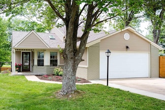 3850 W Woodmere Ct, Bloomington, IN 47403