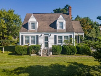 116 Oak St, Hillsville, VA 24343