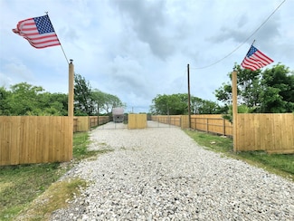 715 9th St, San Leon, TX 77539