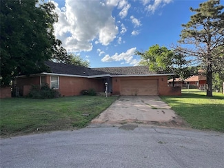 1025 N Adams Ave, Elk City, OK 73644