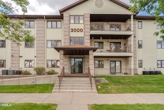3000 N 4th St Unit 228, Bismarck, ND 58503