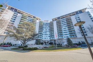 1 Claridge Dr Unit 114, Verona, NJ 07044