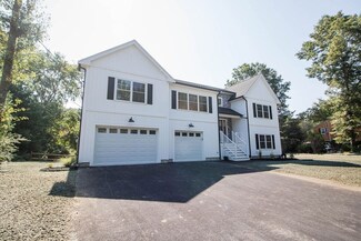 8 Mill Ln, Taunton, MA 02780