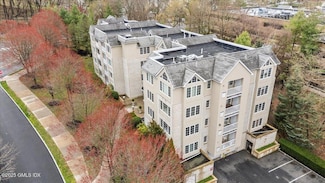 2 Homestead Ln Unit 212, Greenwich, CT 06831