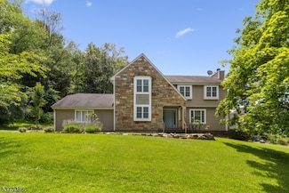 1 Knob Hill Rd, Hackettstown, NJ 07840