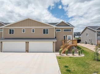 4461 Misty Woods Ln, Rapid City, SD 57701