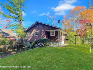 1076 Lakeview Rd, Copake, NY 12516