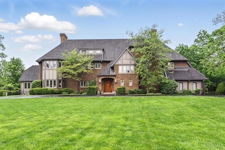 820 van Nes Dr, Cincinnati, OH 45246