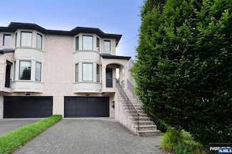 247 Hoym St Unit B, Fort Lee, NJ 07024