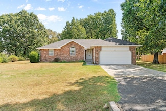 120 N Oak Grove St, Marshfield, MO 65706