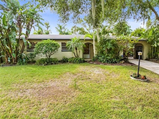180 N Lakewood Cir, Maitland, FL 32751