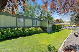 7610 W Nob Hill Blvd Unit 220, Yakima, WA 98908