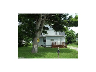 2885 E Water St, Rock Creek, OH 44084