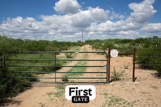 395 Ranch Rd, Laredo, TX 78046