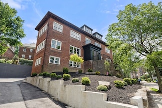 84 Winthrop Rd Unit 1, Brookline, MA 02445