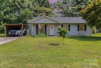 7224 Newell Acres Dr, Charlotte, NC 28215