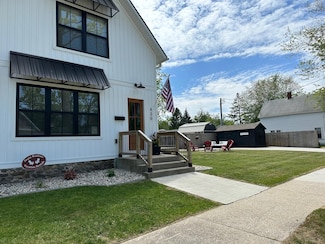 430 S Haven St, South Haven, MI 49090