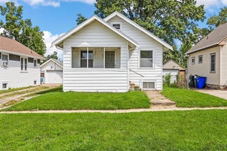 424 34th St NE, Cedar Rapids, IA 52402