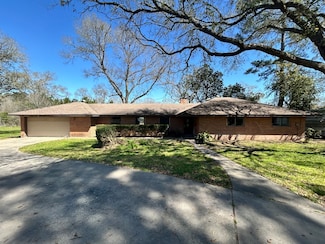 11332 Highcrest Dr, Conroe, TX 77303