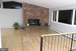 4029 Honey Ln, Annandale, VA 22003