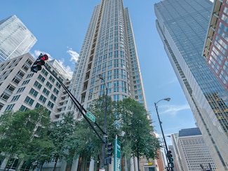 345 N La Salle Dr Unit 4502, Chicago, IL 60654