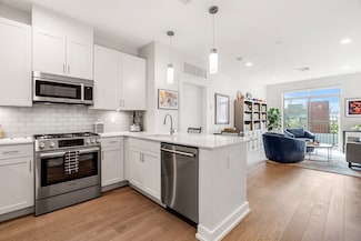 65 Washington St Unit 502, Salem, MA 01970