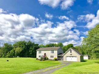 34 Tanhouse Brook Rd, Cottekill, NY 12419