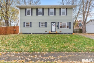 17 Windrush Dr, Jacksonville, IL 62650