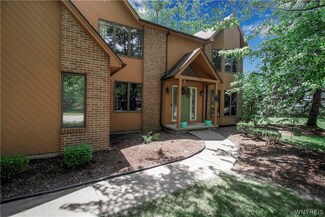 56 Plumwood Ct, East Amherst, NY 14051