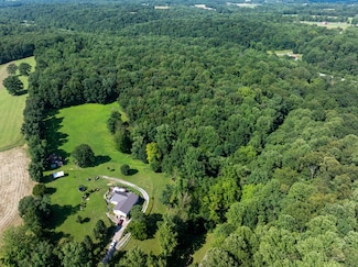 160 W Garretts Creek Rd, Westmoreland, TN 37186