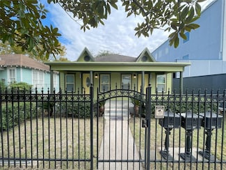 338 Cortlandt St, Houston, TX 77007