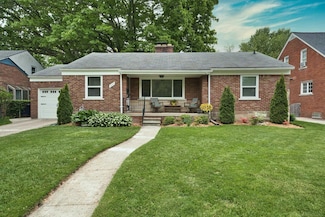 1933 Manchester Blvd, Grosse Pointe Woods, MI 48236