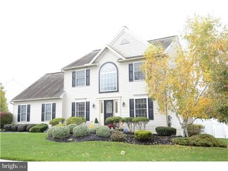 17 Horseshoe Dr, Morgantown, PA 19543