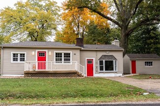99 Meadowridge Rd, Mogadore, OH 44260