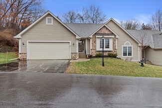 218 Endfield Cir Unit 24, Waukesha, WI 53186