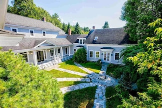 83 Maple St, Morristown, VT 05661