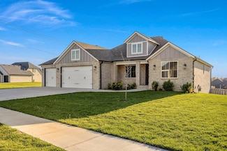 1943 N Cannonade Ct, Springfield, MO 65802
